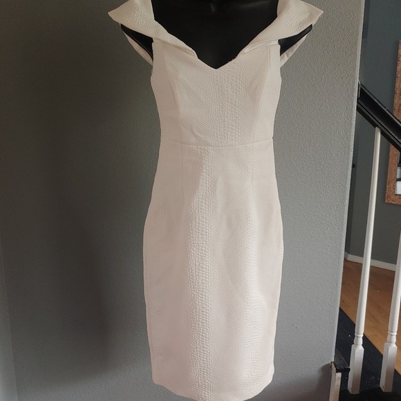 Bardot Dresses & Skirts - Bardot Dress